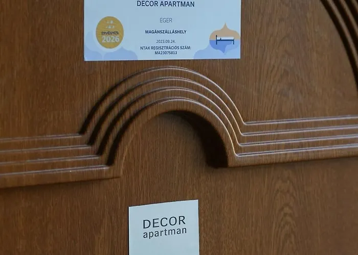 Decor * Eger
